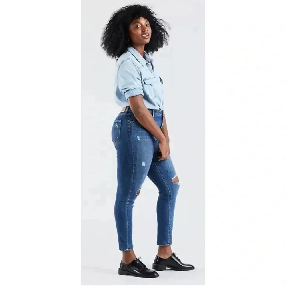 Levi’s 721 High Rise Skinny Destroyed Jeans Size 34